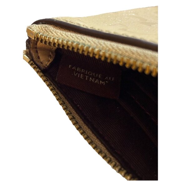 Coach Signature C Logo Beige Nude Embossed Patent Leather Corner Zip Wristlet - Picture 4 of 6